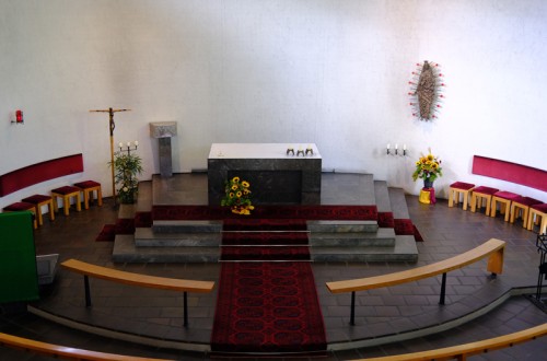 Blick von der Empore in den Kirchenraum